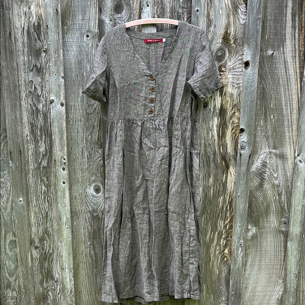 Pyne & Smith V neck pinstripe Gray Button-Front Dress size S